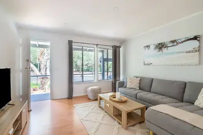 Image de Renovated Beach Home Relax Unwind