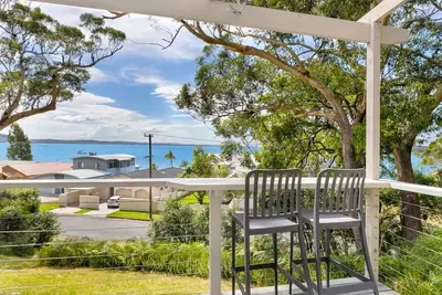 Image de Sally Beach house with ocean views