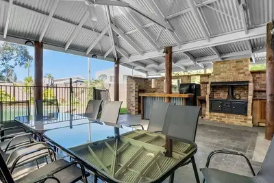 Image de Lakeside Family Oasis Oak Flats