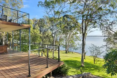 Image de Tranquil Waterfront Retreat