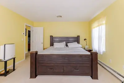 Image de 3-bedroom building in charming Taunton with Ac, WiFi. Enjoyable Jacuzzi Bathtub