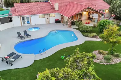 Image de Amazing Vip Villa On Acre Land With 6 Bedrooms Big Pool, Outdoor Kitche Enjoy!