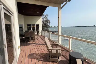 Image de Lake house on Lake Madison! 4-bedroom, 3-bathroom house on the water!