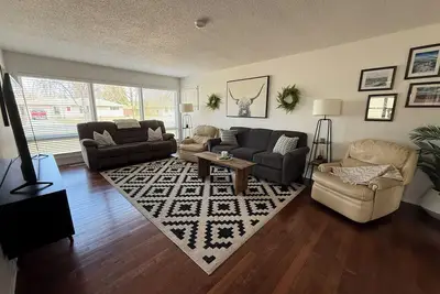 Image de Charming 3-bedroom house 3 mi to altru, 2 mi to Und, and 1 mi to down town
