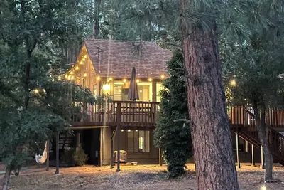 Image de Cozy 4-bedroom cabin in charming Prescott pines, minutes to Goldwater Lake