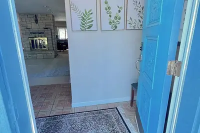 Image de Large guesthouse in W. Sacramento with Ac, WiFi. 15 Mts to Davis and downtown