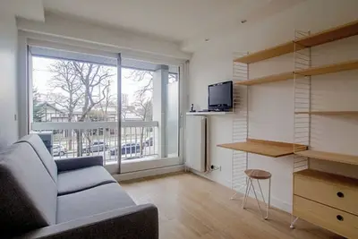Image de Studio calme très bien agencé et bien situé