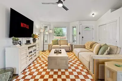 Image de Stunning 3br Home - Backyard Oasis - Home Gym