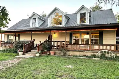 Image de Charming 2-bedroom house in Hutchinson with WiFi, family-friendly.