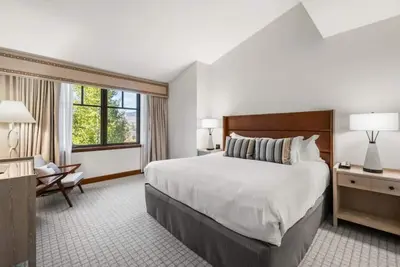 Image de Sophisticated 3-Br Ritz-Carlton Bachelor Gulch Haven