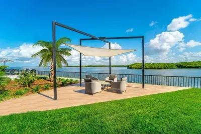 Image de Breezy waterfront views in Rocky Point