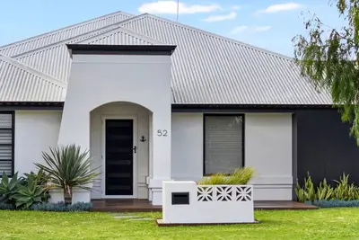 Image de Charming Pet-Friendly Retreat Near Quindalup's Pristine Beaches – Perfect for Families & Friends!