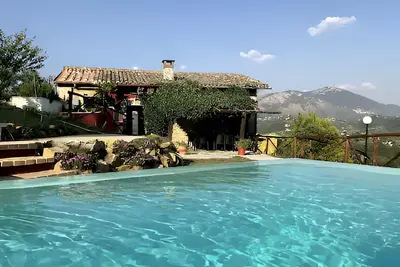 Image de Maison climatisée avec piscine dans les vignes