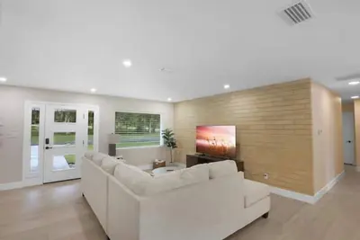 New Remodel on 3 Spacious Acres!