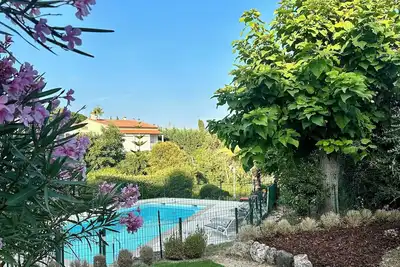 Image de Appartement standing au calme, grande terrasse, jardin, piscine.