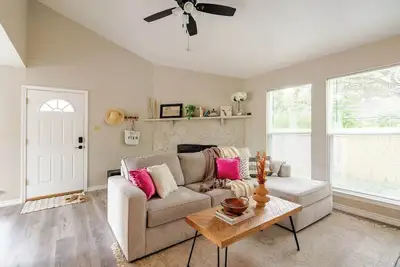 Image de Remote work friendly house close to downtown Atx