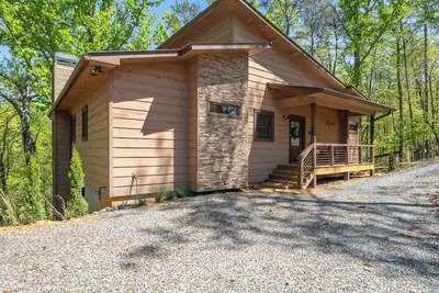 Image de Serene Cottage Retreat w/ Hot tub, 2 Fireplaces!