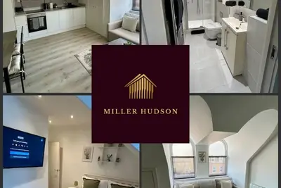 Image de Appartement-Supérieure-Salle de bain privée séparée-Vue sur Rue-Systems House 1