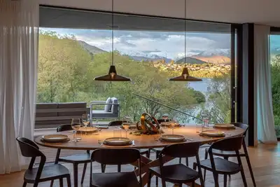 Image de Willow Waters | Lakeside luxury with all day sunshine & fantastic outdoor living