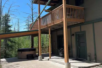 Image de Up north getaway with Hottub!