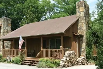 Image de This cozy one bedroom home is perfect for golf lovers has a wonderful view