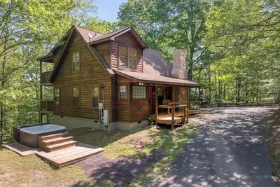 Image de Cozy cabin with seclusion and nature all around! Enjoy a evening in the hot-tub