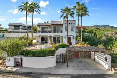 Image de Ocean Views, Gorgeous Villa, Short Walk To Beach!