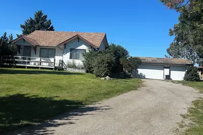 Image de Country house haven. Unplug and relax at our enchanting country escape!