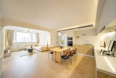 Image de Warm Four Bedroom Apartment with Huangpu River View\n