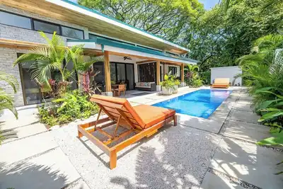 Serene and Tropical Casa Cielo, Pelada Beach