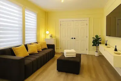 Image de Spacious 2br Apt Multiple Fireworks Shows Just Mins Away!