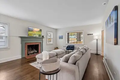 Image de Beautiful, Spacious 4 Bedroom Home one Block from High Point University