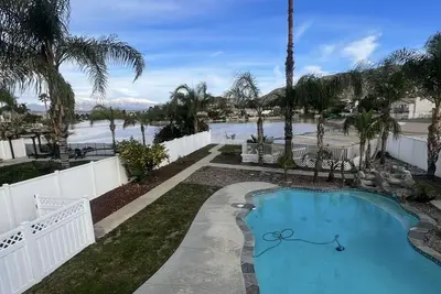 Image de Charming 3-bedroom house in Moreno Valley with huge pool, spa and connected lake