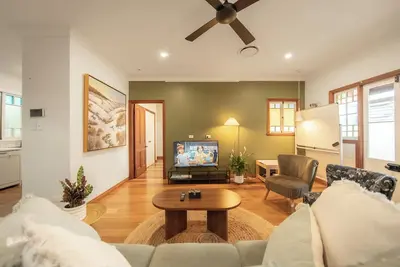 Image de House of Fairy Wren - Fully renovated charming Queenslander! 10 Mins to Bne Cbd!
