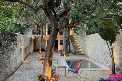 Image de Oasis retreat 20 guests, 10 Private Suites, just a few blocks from Plaza Grande!