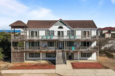 Image de Pet Friendly 7-Bedroom Oceanside Retreat in Southern Shores