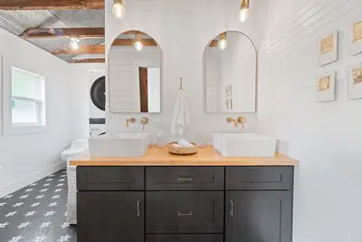 Image de Newly Renovated 2/2 Downtown Pensacola a 1933 Artist Cottage