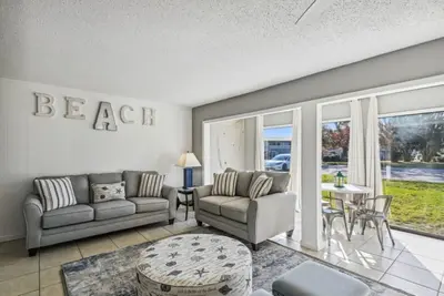 Image de Live La Vida Loca in Destin, Fl! Perfect 2 Br/1 Ba condo! Snowbird Rates!