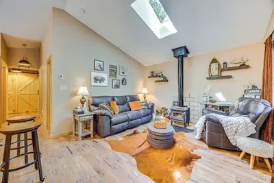Image de Cabin in Eleven Mile Village w/ Patio & Gas Grill!