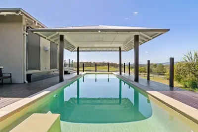 Image de Mountain Majesty with Poolside: Relaxing Getaway