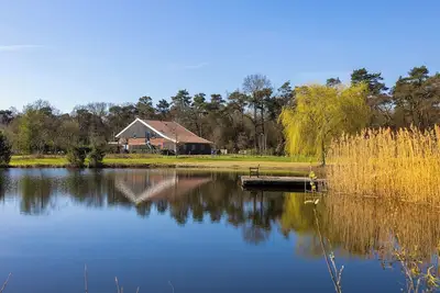 Image de Beautiful vacation cottage in the nature of Twente in the east of the Netherlands