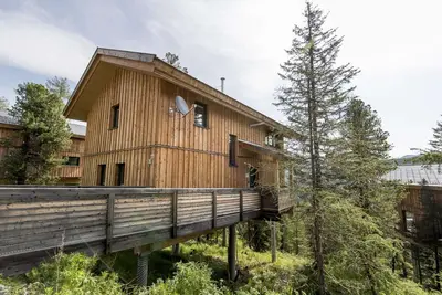 Superbe chalet avec bain à remous