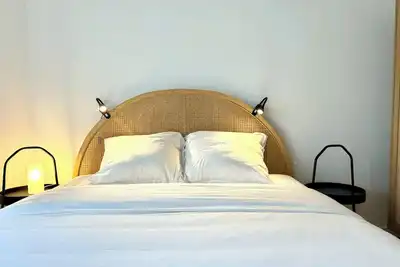Image de 2 Bedroom Apartment near Arc de Triomphe Paris by Wild