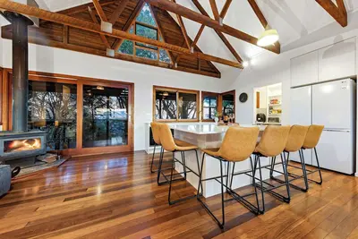 Image de Wolvi Mountain Retreat - Ocean views & Fireplace