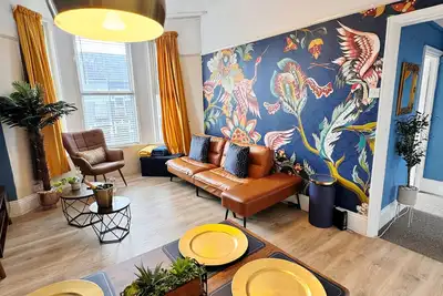 Image de Stylish City Living: 2 Bedroom Apartment!