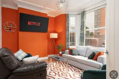 Image de 5 Bedroom in-Birkenhead Wirral-Free Parking-Free Internet and work place