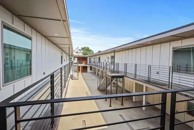 Image de New 1Bed W/Free parking|Dt Dallas|Aac|Deep Ellum