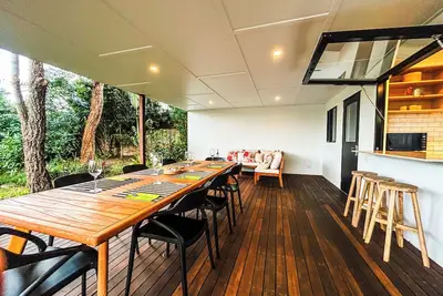 Image de Pet Friendly Sapphire House at Diamond Beach is a gorgeous 4 bedroom home