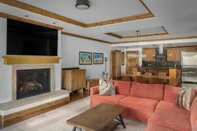 Image de Charming Arrabelle Condo by InvitedHome | Balcony, Hot Tub, Pool, Walk to Shops