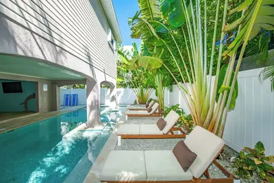 Image de Family Getaway at A Change in Latitude: Private Pool, Games, 5 Mins to Beach!